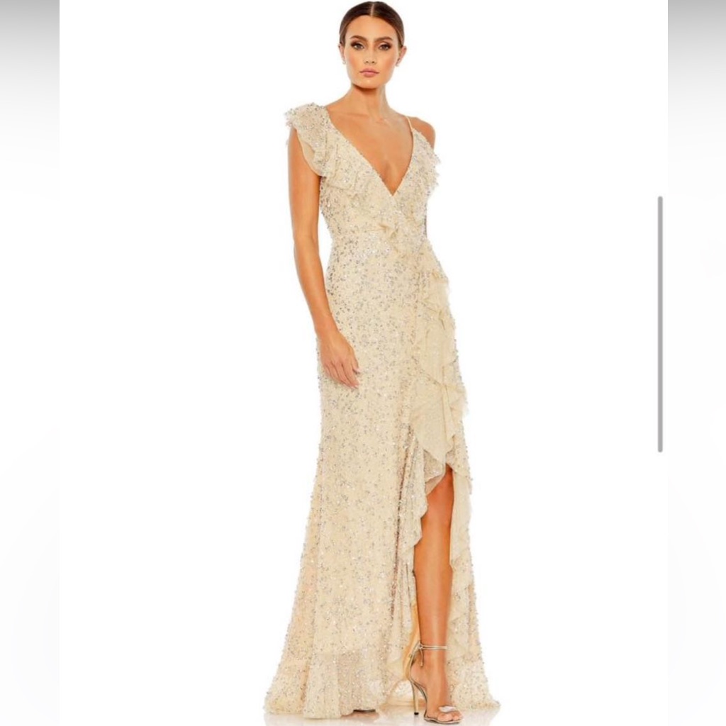 Macduggal Size 0 Embellished Ruffle Gown